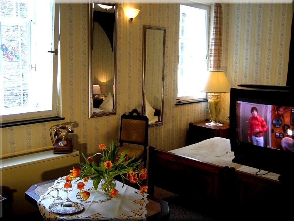 Hotel Graf Rolshausen Monschau Phòng bức ảnh