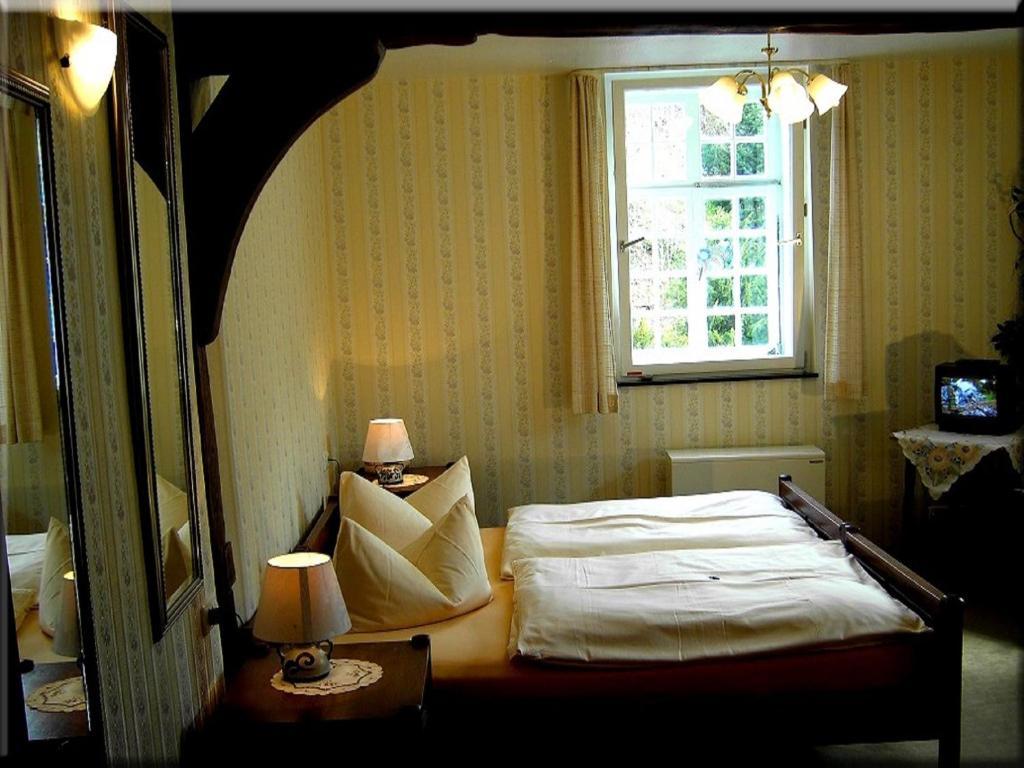 Hotel Graf Rolshausen Monschau Phòng bức ảnh